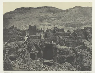 Médinet-Habou, Ruines de la Ville de Papa ; Thèbes