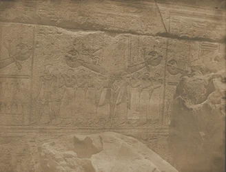 Palais de Karnak, sculptures extérieures du sanctuaire de granit, 1849-51