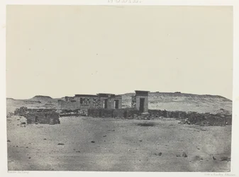 Temple et Village de Débôd, Parembole de l