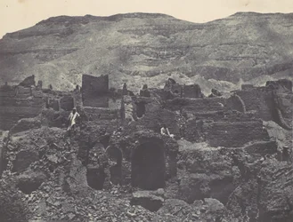 Thèbes. Médinet-Habou. Ruines de la ville de Papa, 1850