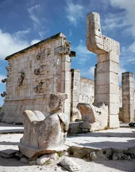 Entrée du temple des guerriers, 750-1200