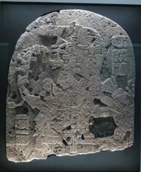 Fragment de panneau avec souverain, région de Peten, période classique tardive, 600-900 AD