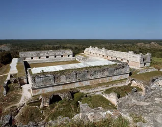Vue du Quadrilatère des Nonnes, IXe-Xe siècle