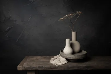 Nature morte moderne aux vases