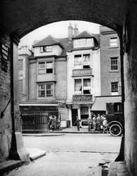 Vieille maison et taverne survivant à Aldgate, Londres, 1926-1927