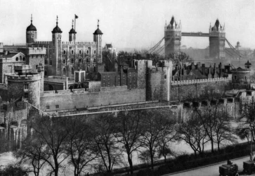 La Tour de Londres, 1926-1927