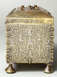 Coffret mésopotamien en laiton incrusté d