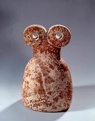 Mésopotamie : idole aux yeux en terre cuite. 3300-3000 av. J.-C.