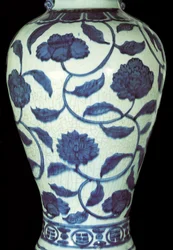Grand vase bleu et blanc, Période Jaijing