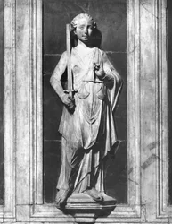 Justice, du Monument à Bernardo Giugni, c.1460 (marbre) (photo n/b)