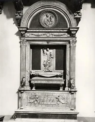 Monument au Comte Ugo (d.1001) Margrave de Toscane (marbre) (photo n/b)