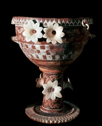 Art minoen : cratère en terre cuite avec décorations période protopalatiale (2100 à 1650 av. J.-C.)