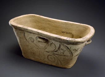 Larnax (baignoire et cercueil) ou "coffre à cendres"