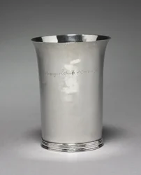 Gobelet, vers 1715
