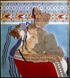 Art mycénien : buste féminin. Fragment de fresque du palais de Tirynthe et reconstitution
