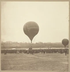 Le Géant, Champ de Mars