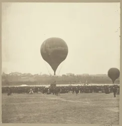 Le Géant, Champ de Mars