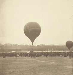 Le Géant, Champ de Mars