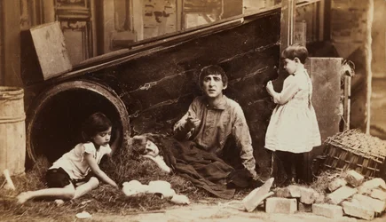 Groupes de personnages : des ennuis à la maison
