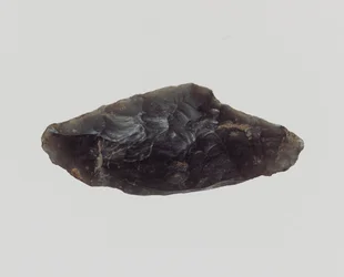 Pointe de flèche en silex, 5e-4e millénaire av. J.-C. (pierre)