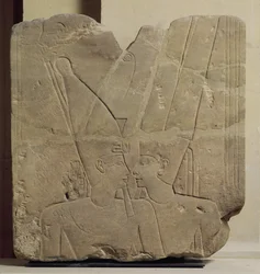Le dieu Amon embrassant Ramsès II, Karnak, vers 1401-1213 av. J.-C.