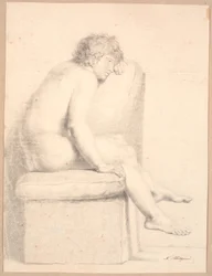 Modèle assis sur un socle avec coussin. Profil à droite. Tête soutenue par le bras gauche. Les jambes ne touchent pas le sol