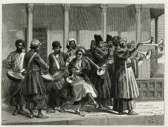 Musiciens saluant le lever du soleil à Ispahan. Gravure pour illustrer l