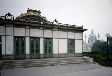 Art Nouveau : vue du pavillon de la station de métro Karlsplatz