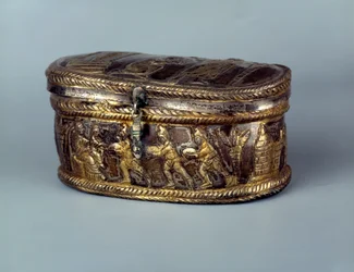 Art paléochrétien : boîte reliquaire en argent connue sous le nom de Capsella de Brivio