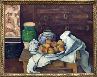 Nature morte à la commode