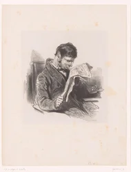 Homme avec des lunettes lisant le journal