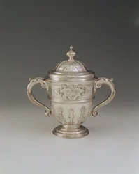 Coupe à deux anses et couvercle, 1730-31