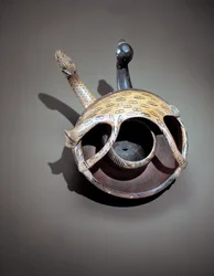 Bol à double serpent