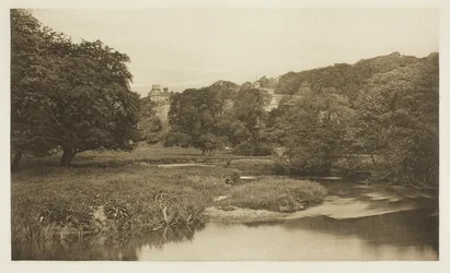 Haddon Hall, depuis les prairies