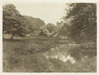 Haddon Hall et Homestead, depuis la rivière