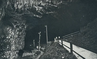 Peak Cavern, 1910