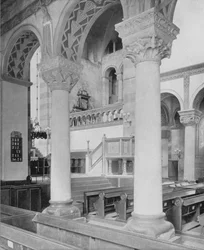 Michaeliskirche, Inneres mit dem Engelchor