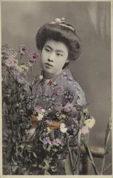 Fille japonaise avec des fleurs