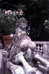 Ornement de jardin en forme de sphinx, c.1550