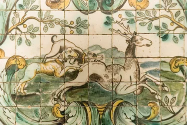 Carreaux de majolique représentant des chiens chassant un cerf, de la salle de chasse au Palacio da Praia, Belem, vers 1680