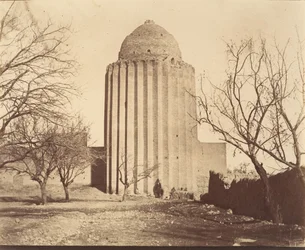 [Bastam, Tour du tombeau construite en 1313, Khorasan], 1840s-60s