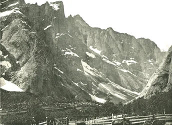 Les montagnes Trolltindane, Horgheim, Norvège, 1895