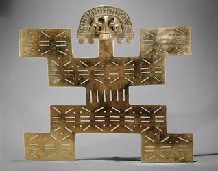 Pectoral en tumbaga coulée, de Huaca del Dragon, Caldas, Colombie, style Tolima