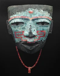 Masque funéraire recouvert d