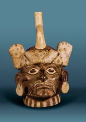 Civilisation précolombienne : vase en céramique avec portrait, du Pérou