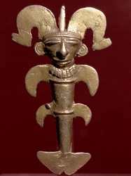 Art précolombien, civilisation Quimbaya (Colombie) : pendentif anthropomorphe en or. 400-1400 apr. J.-C. Bogotá, Museo del Oro, Colombie