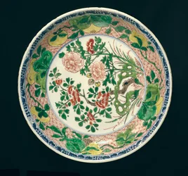 Plat avec décoration famille verte, Période Kangxi, 1662-1722