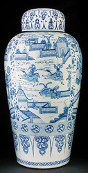 Un des deux vases de soldat bleu et blanc