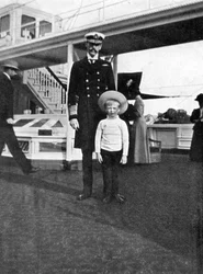 Roi Haakon VII de Norvège 1872-1957 avec son fils Olav 1903-1991, 1908