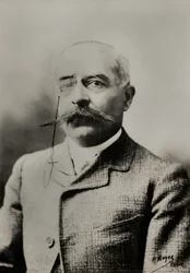 Portrait de l ecrivain Jean Chabrier dit Jean Reibrach (photo)